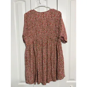 Natural Life Babydoll Mini Dress Floral Red V-Neck Pockets M thumbnail 6