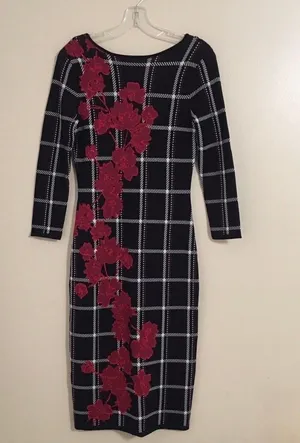 Vince Camuto Small Black Red White Plaid Floral Sweater Knit Fitted Dress thumbnail 1