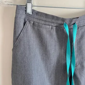 Figs Yola Skinny Scrub Pants- Size XS in Graphite Gray thumbnail 6