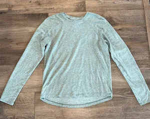 Lululemon Green License To Train Long Sleeve thumbnail 1