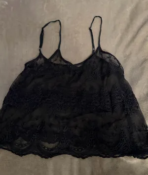 Forever 21 Black lace tank top thumbnail 1
