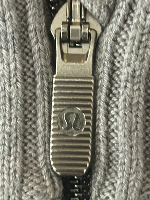 Lululemon Softer Still Wrap Cashmere Blend Zip Up Cardigan Size Medium Large thumbnail 5