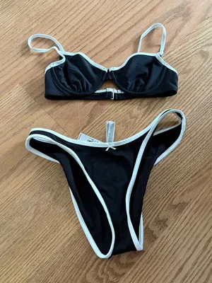 Abercrombie Black and White Contrast Underwire Bikini Set thumbnail 1