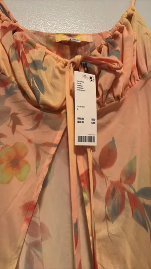Urban Outfitters • TANK TOPS AND CAMIS thumbnail 2