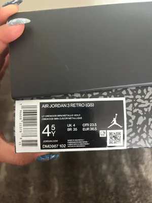 Air Jordan 3 Retro  thumbnail 4