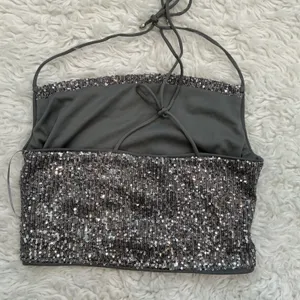 Molly Green Sparkle Crop Top Womens Medium Silver New Sequin Halter Tie Back‎ thumbnail 3
