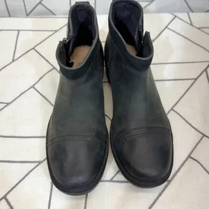 UGG Simmens Waterproof Leather Ankle Boots‎ 9 Black Side Zip Cap Toe 1103832 thumbnail 3