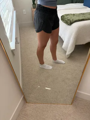 Lululemon Shorts thumbnail 6