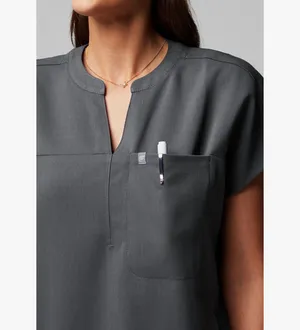 Fabletics Women's Evolve 3-Pocket Scrub Top with an Oversized Fit - MotionTech, 4-Way Stretch, Wrinkle-Resist, Anti-Shrink thumbnail 5