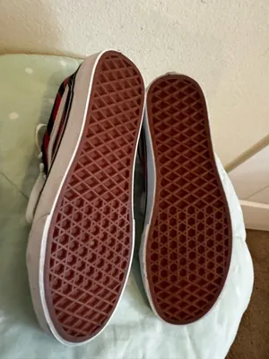 Vans Old Skool vibrant red and yellow flame graphic on a black Womena Size 6.5 thumbnail 11