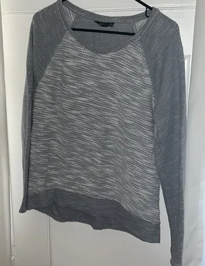 Apt. 9 Gray Sparkly Knit Shirt Size M thumbnail 1