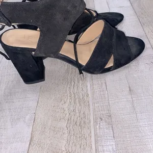 Franco Sarto black block heels size 6 1/2 medium thumbnail 3
