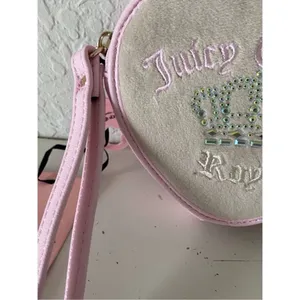NWT Juicy Couture Kingdom Heart Zip Wristlet Pink Velour Rhinestone Crown Wallet thumbnail 4