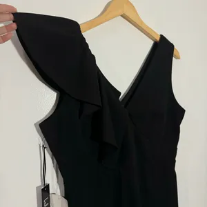 NWT Lulus Black Double V-Neck Little Black‎ Dress XL Minimalist Sleek Date Night thumbnail 3