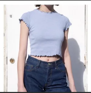 Brandy Melville Wynn Ruffle Short Sleeve Red Top thumbnail 9