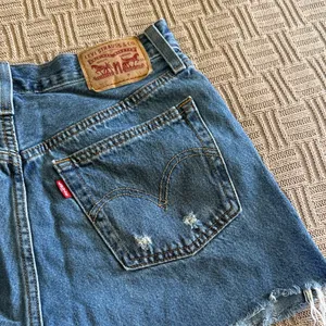 100% Cotton Levi's Blue Distressed Denim Cutoff Shorts thumbnail 12