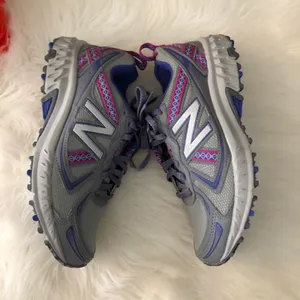 New Balance Grey & Pink Tennis Shoes thumbnail 4