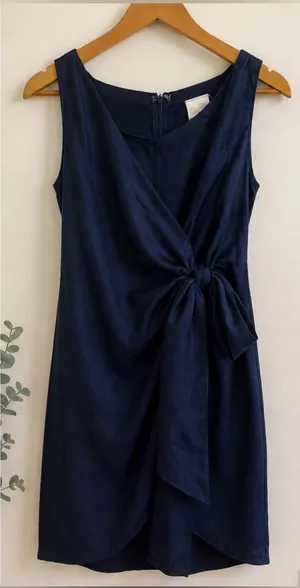 Selfie Leslie Navy Side Tie Dress Size: Medium NWT thumbnail 1