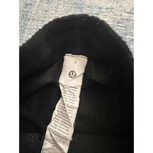 Lululemon Black White Lightweight High Rise Relaxed Liner Short 3" W7DD9S Size 2 thumbnail 4