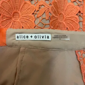 Alice + Olivia Farrel Midi Pencil Skirt in Coral & Nude Floral Lace Size 6 Lined thumbnail 9