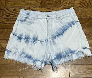American Eagle Outfitters “Mom Shorts” thumbnail 1