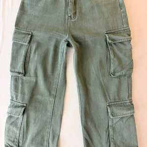PrettyLittleThing High Rise Utility Cargo Pants Women Size 6 Green thumbnail 3