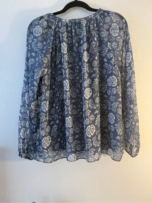 LC Lauren Conrad Blue Floral Tie-Neck Blouse thumbnail 3