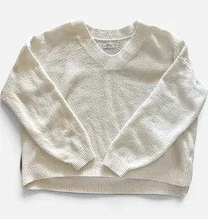 Hollister Cozy v-neck Sweater in White thumbnail 1