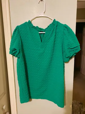 Kelly Green blouse Size L thumbnail 3