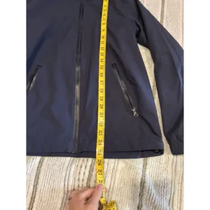 Lululemon women's navy blue lightweight hooded windbreaker jacket 6 thumbnail 3