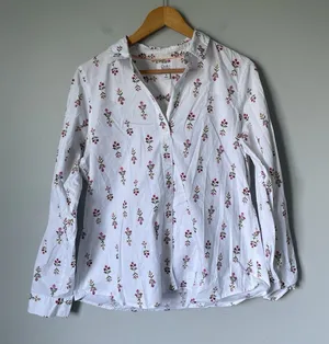 Croft & Barrow Floral Print Button Down Shirt Top White Pink Cotton Size Medium thumbnail 1