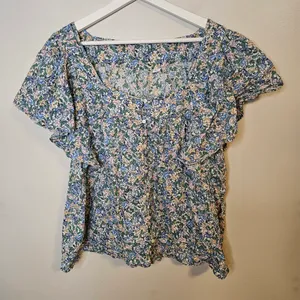 Old Navy Oversized Springtime Floral-Print Square-Neck Top Casual Multicolor thumbnail 2