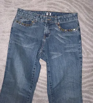 Cache Vintage Low-Waist Y2K Rhinestone Studded Flare Jeans thumbnail 1