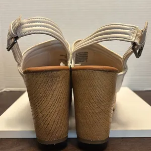 Universal Threads Cream Slingback Mules thumbnail 6