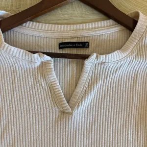 Abercrombie & Fitch Beige Ribbed Notch Neck Long Sleeve Top Medium thumbnail 4