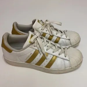 Women’s Adidas Superstar Cyber Metallic A17‎ thumbnail 4