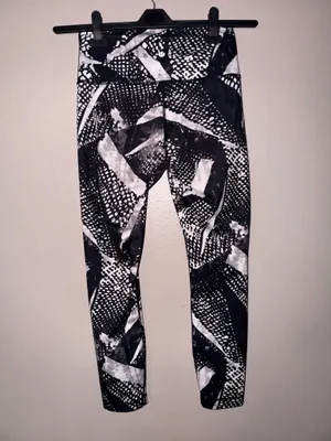 Lululemon Black & White Patterned High-Rise Leggings Size 8 thumbnail 3