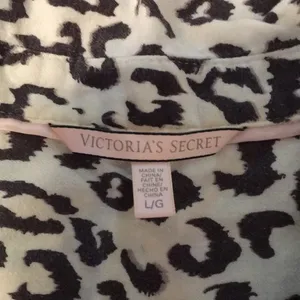 Victoria's Secret Animal Print Pajama Gown 3/4” or Long Sleeves Size Large thumbnail 6