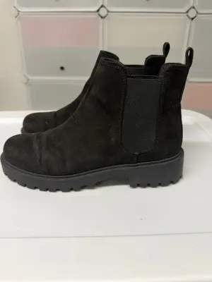 H&M Suede Chelsea Boots thumbnail 2