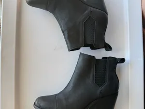 Toms Black Chelsea Ankle Boots with Block Heel Womens 8M thumbnail 11