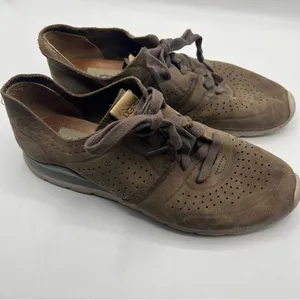 UGG Tye Leather Lace Up Sneakers Brown Nubuck Sz 9.5 thumbnail 2
