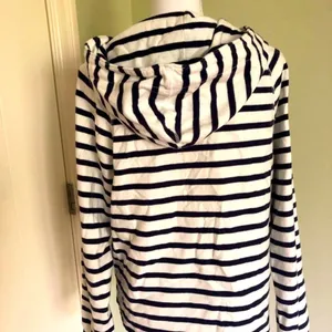 American Eagle top with hood thumbnail 3