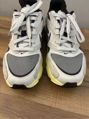 Nike Zoom Air Fire Athletic Running Shoes Particle Grey Women’s thumbnail 4