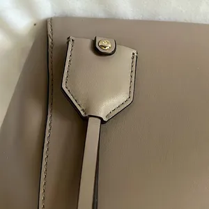 Kate Spade Authentic Gorgeous Light Gray/Taupe Leather Bag Purse 🌺🌺 thumbnail 4