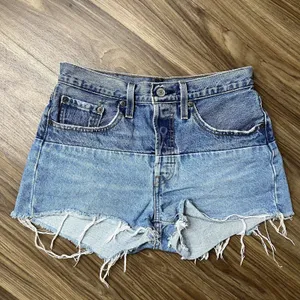 Levis Size 27 501 150 Pieced Shorts Original High Rise Denim Distressed Blue thumbnail 4