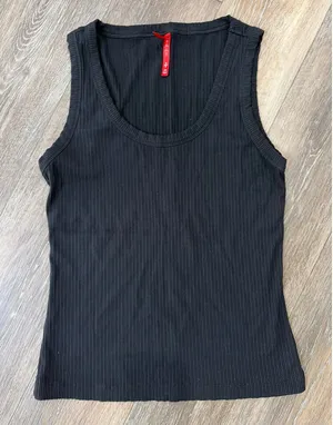 SPANX Ribbed Tank Top Small Black Shaping Stretch Scoop Neck thumbnail 1