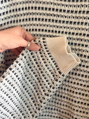 Bill Blass Beige and Black Textured Crewneck Sweater thumbnail 4