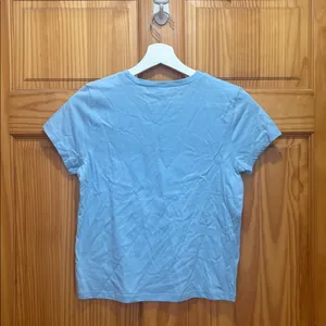 Boutique Brand Size Medium Light Blue 90s Graphic Tee thumbnail 5