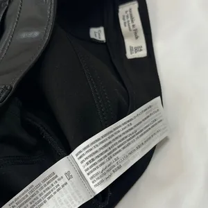 Abercrombie & Fitch Vegan Leather 90s Straight Pant Curve Love - Black - 24/00 thumbnail 12