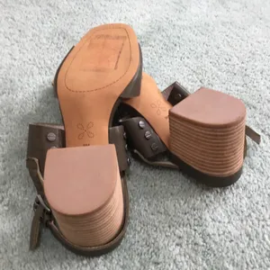 ULTRA COMFY leather sandals 🌷🌷🌷NWOTB thumbnail 7